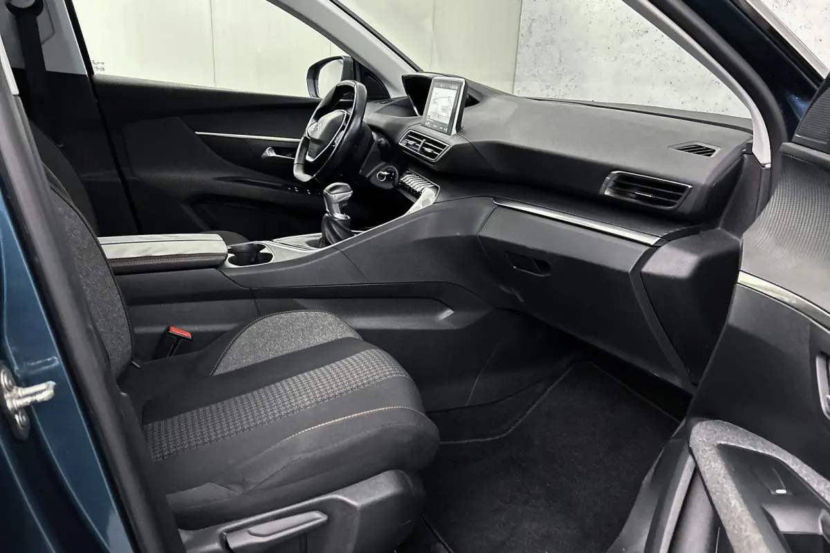 1.2 PureTech Active | Afneembare trekhaak | Navigatie | Airco