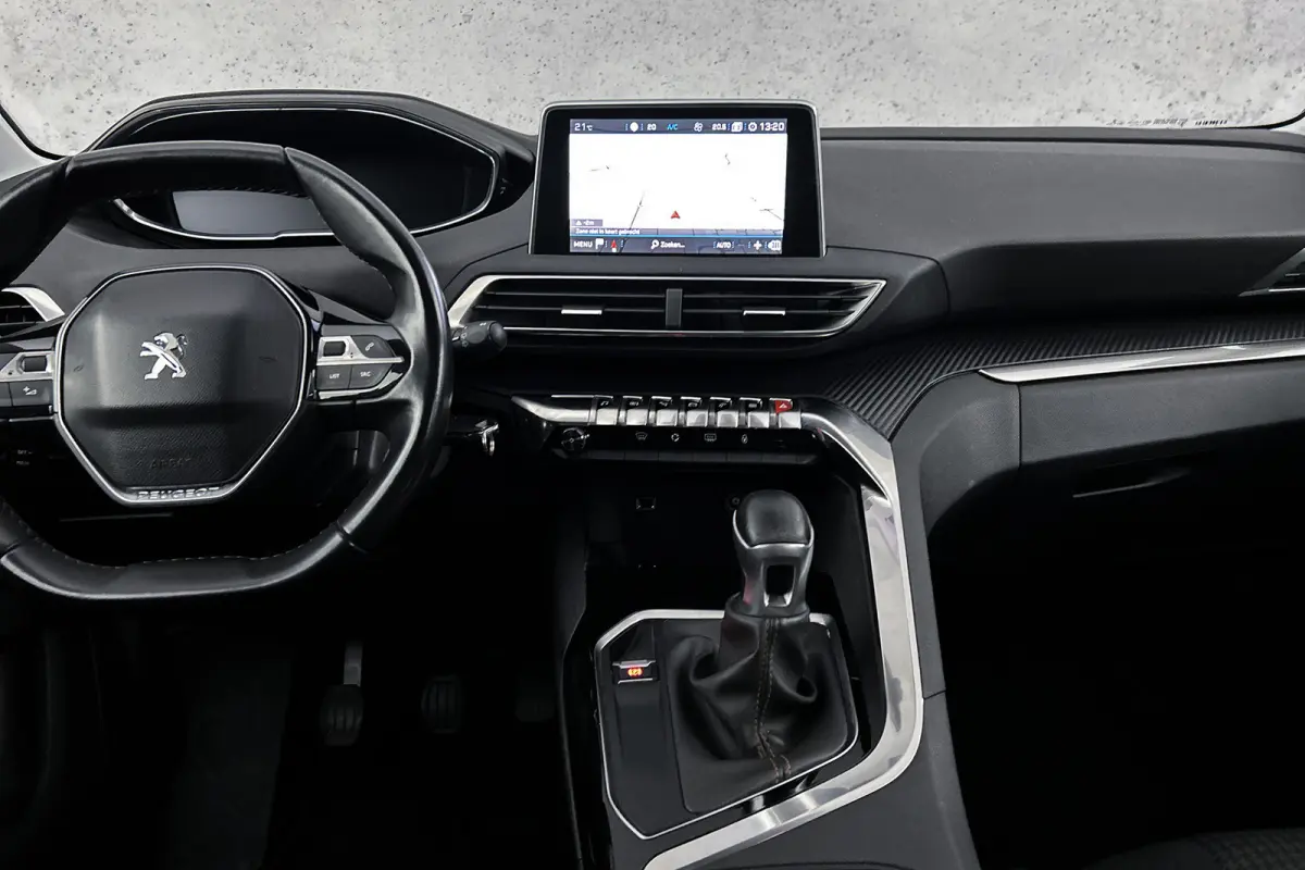 1.2 PureTech Active | Afneembare trekhaak | Navigatie | Airco
