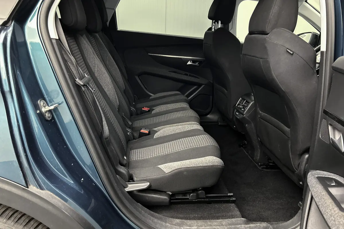 1.2 PureTech Active | Afneembare trekhaak | Navigatie | Airco