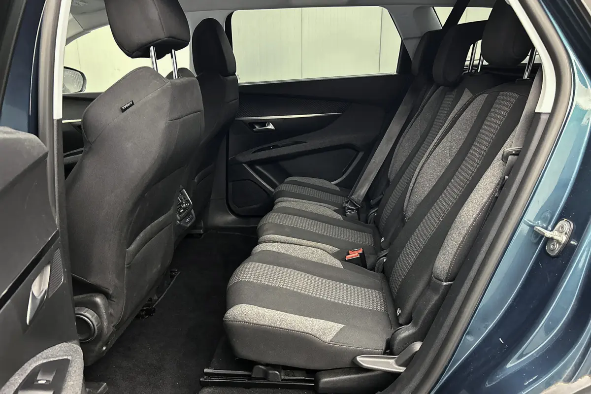 1.2 PureTech Active | Afneembare trekhaak | Navigatie | Airco