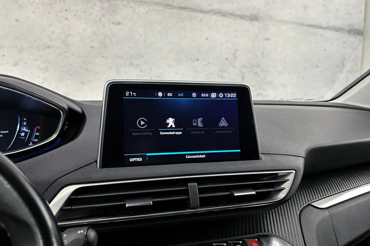 1.2 PureTech Active | Afneembare trekhaak | Navigatie | Airco