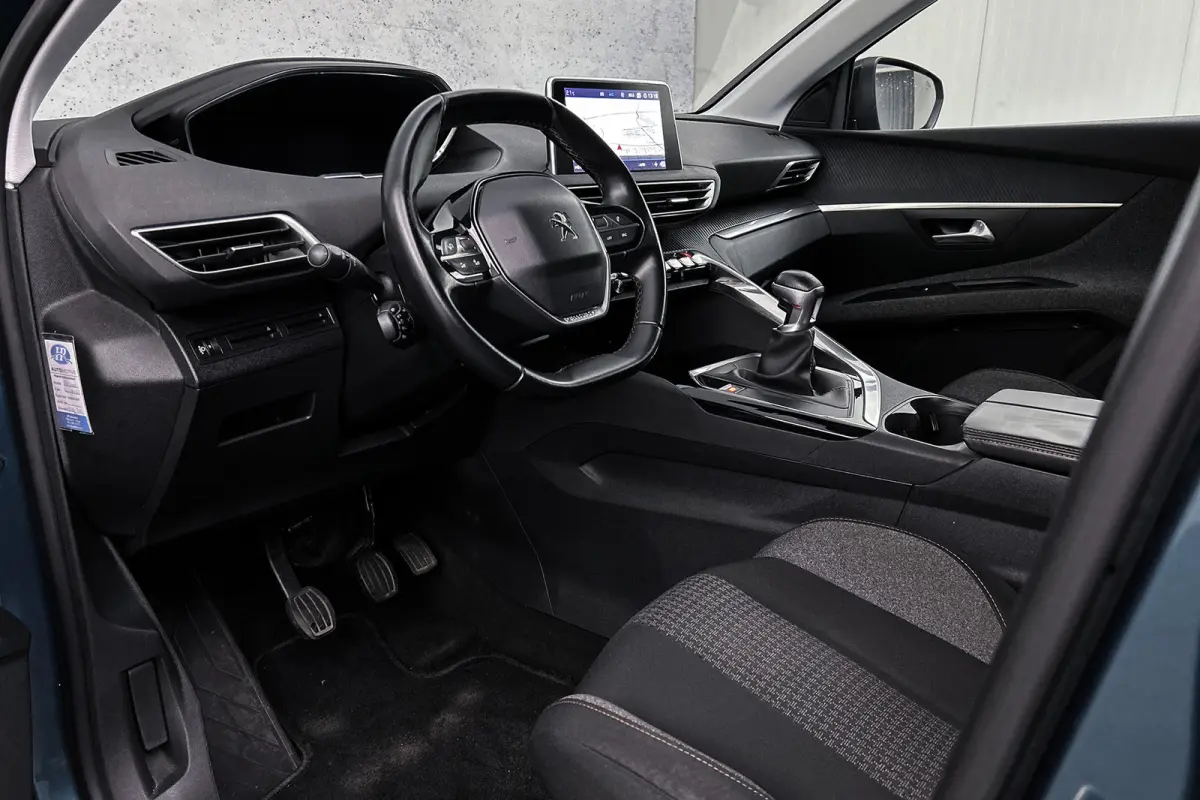 1.2 PureTech Active | Afneembare trekhaak | Navigatie | Airco