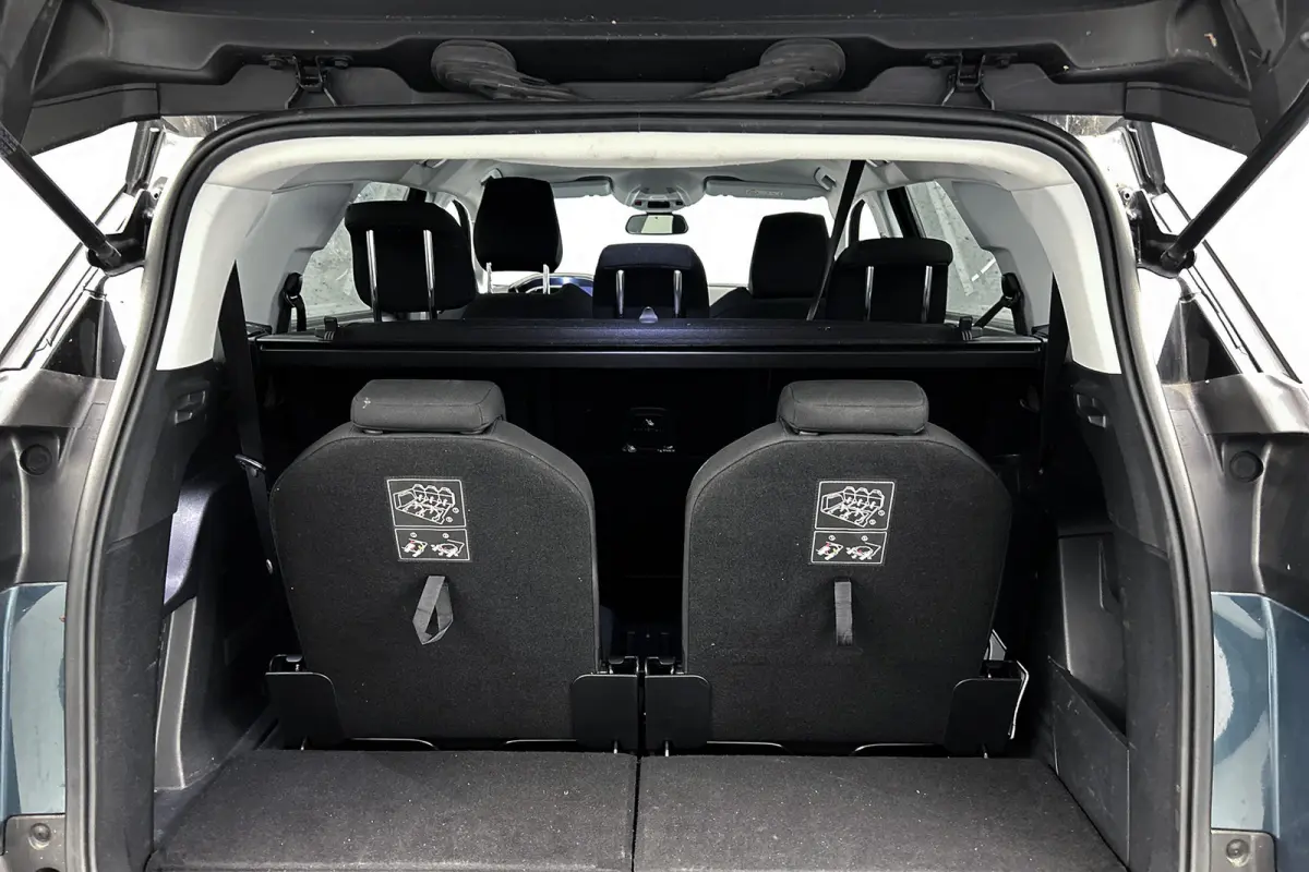 1.2 PureTech Active | Afneembare trekhaak | Navigatie | Airco