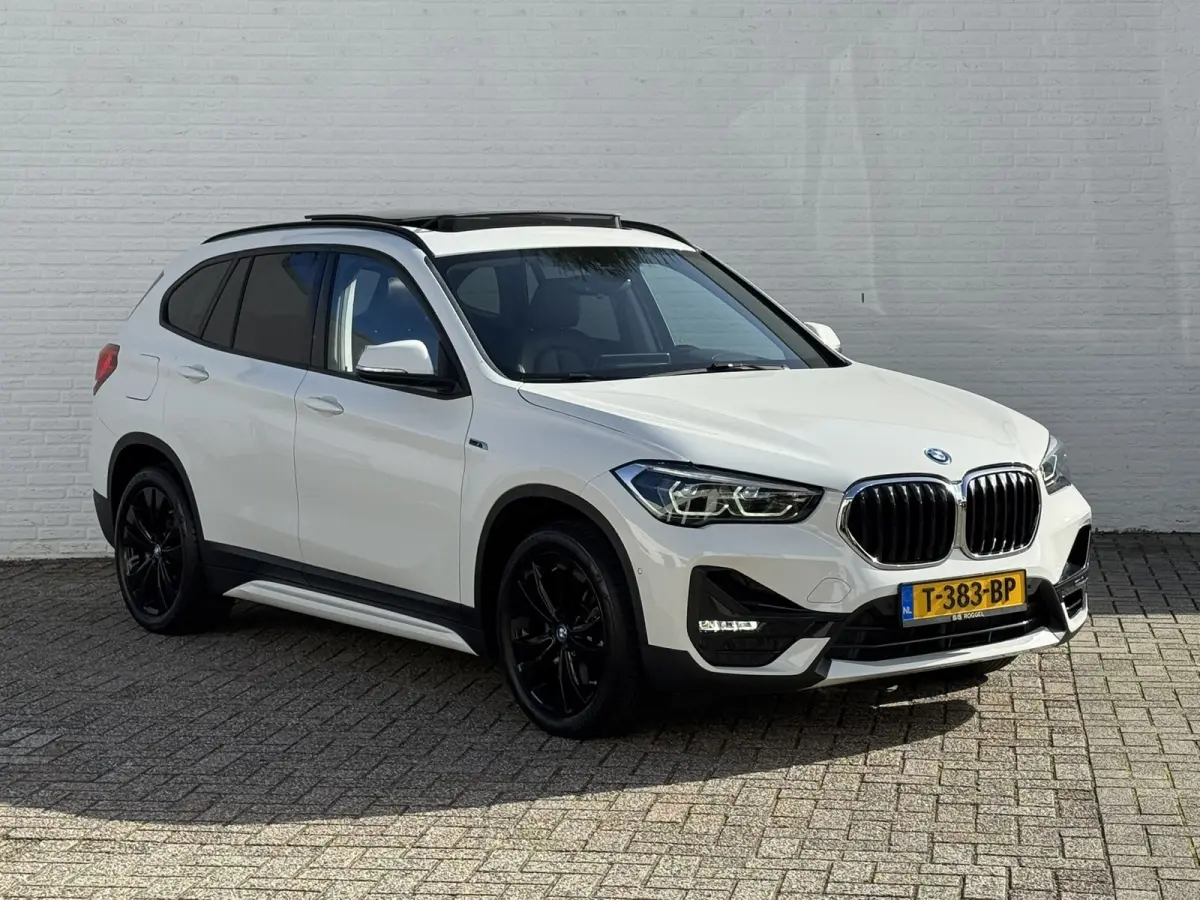 XDrive25e eDrive Edition Trekhaak Leder Panorama dak Led Adaptieve cruise