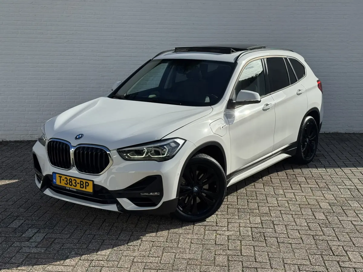 XDrive25e eDrive Edition Trekhaak Leder Panorama dak Led Adaptieve cruise