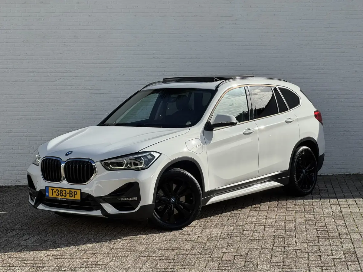 XDrive25e eDrive Edition Trekhaak Leder Panorama dak Led Adaptieve cruise