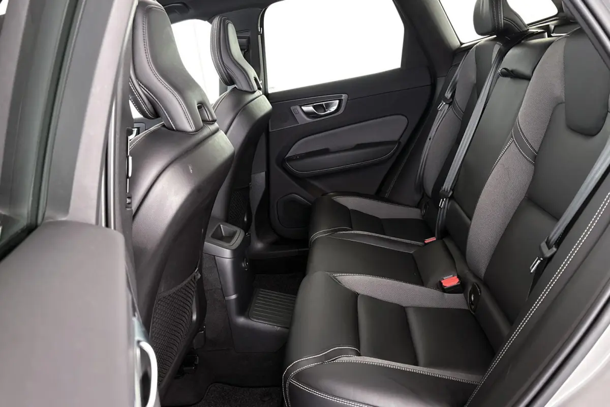 2.0 T6 Plug-in hybrid AWD R-Design Pano Trekhaak Harman Kardon Stoelverwarming 21"