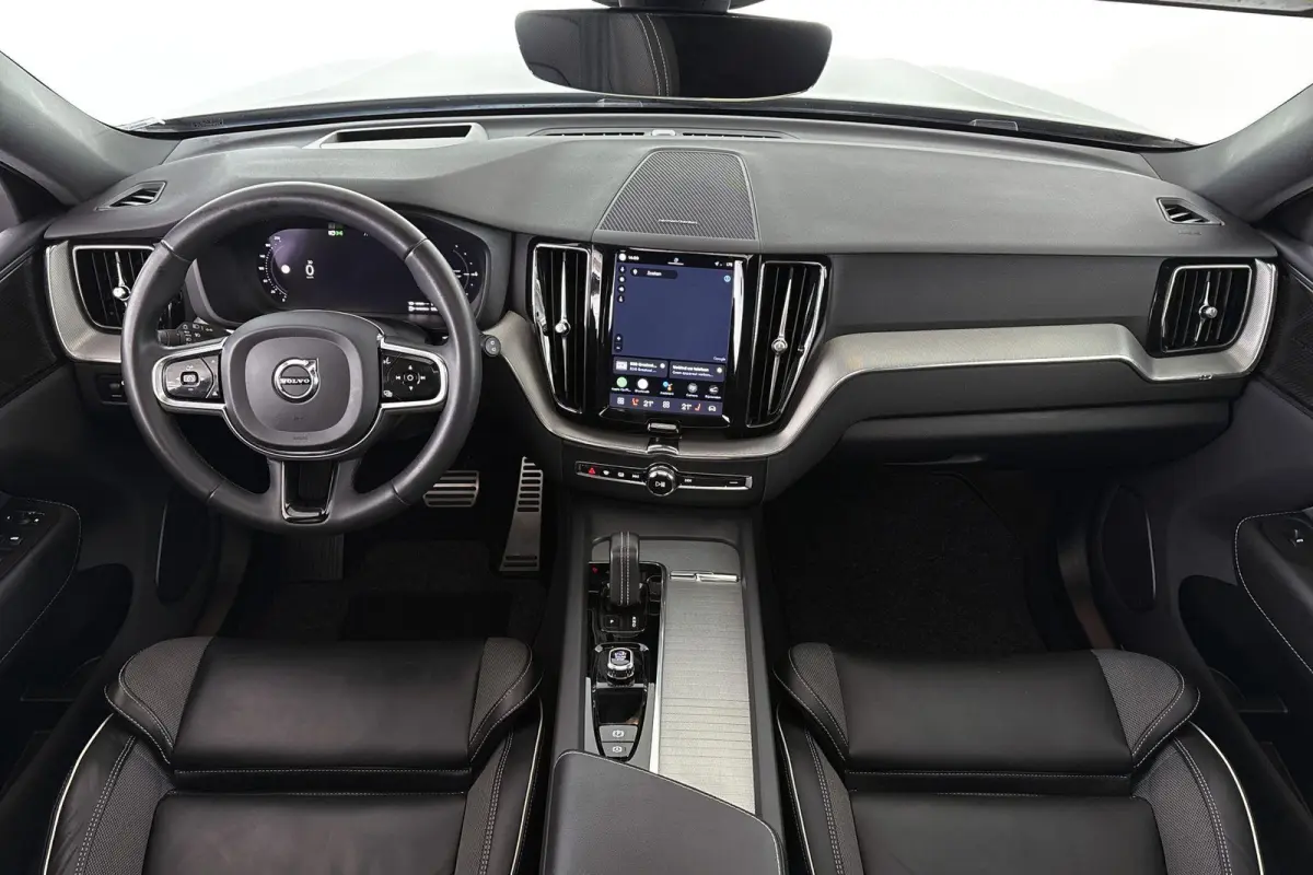 2.0 T6 Plug-in hybrid AWD R-Design Pano Trekhaak Harman Kardon Stoelverwarming 21"