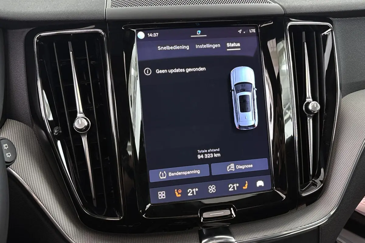 2.0 T6 Plug-in hybrid AWD R-Design Pano Trekhaak Harman Kardon Stoelverwarming 21"