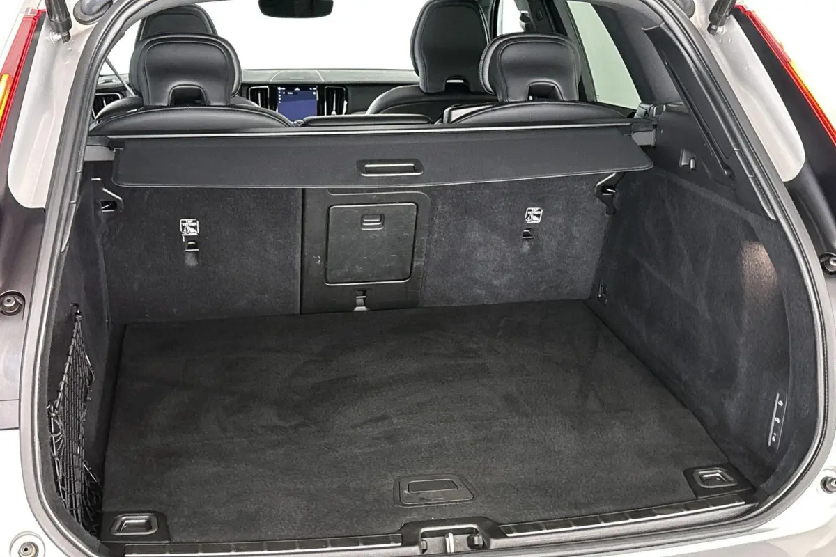 2.0 T6 Plug-in hybrid AWD R-Design Pano Trekhaak Harman Kardon Stoelverwarming 21"