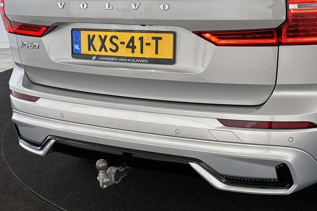 2.0 T6 Plug-in hybrid AWD R-Design Pano Trekhaak Harman Kardon Stoelverwarming 21"
