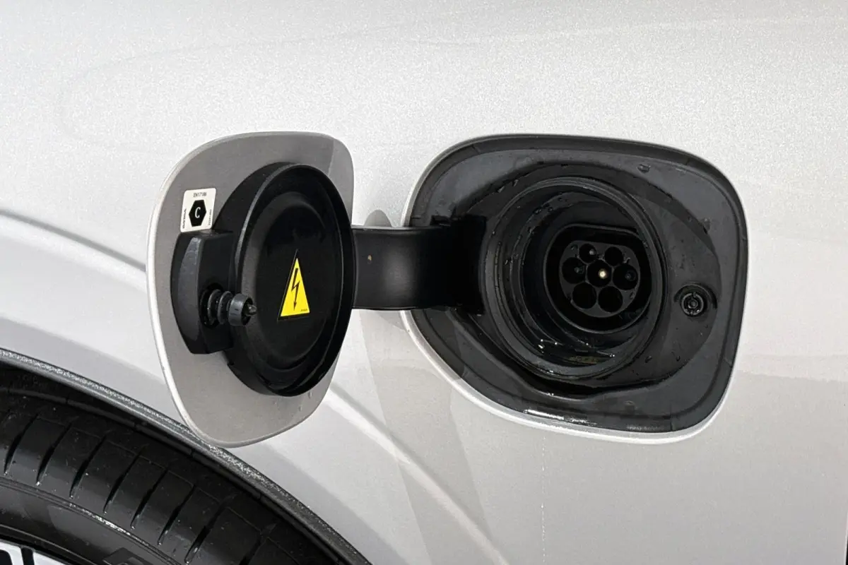 2.0 T6 Plug-in hybrid AWD R-Design Pano Trekhaak Harman Kardon Stoelverwarming 21"