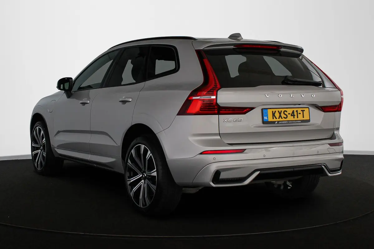 2.0 T6 Plug-in hybrid AWD R-Design Pano Trekhaak Harman Kardon Stoelverwarming 21"