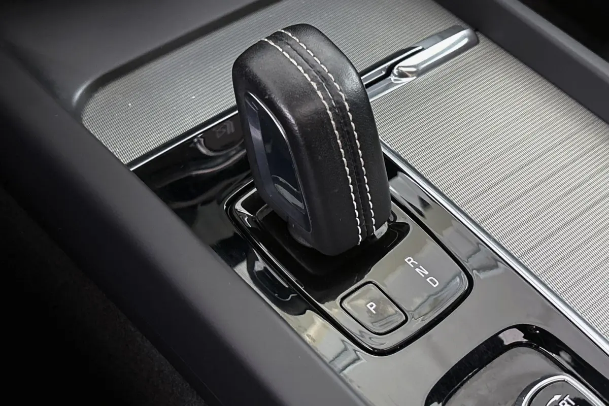 2.0 T6 Plug-in hybrid AWD R-Design Pano Trekhaak Harman Kardon Stoelverwarming 21"