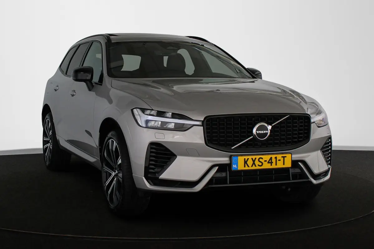 2.0 T6 Plug-in hybrid AWD R-Design Pano Trekhaak Harman Kardon Stoelverwarming 21"
