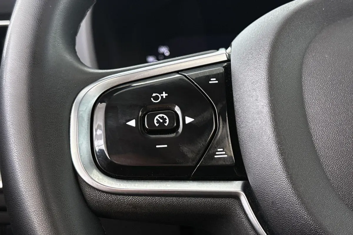 2.0 T6 Plug-in hybrid AWD R-Design Pano Trekhaak Harman Kardon Stoelverwarming 21"