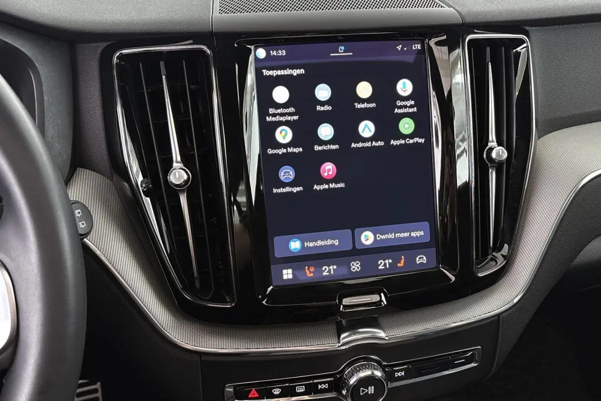 2.0 T6 Plug-in hybrid AWD R-Design Pano Trekhaak Harman Kardon Stoelverwarming 21"