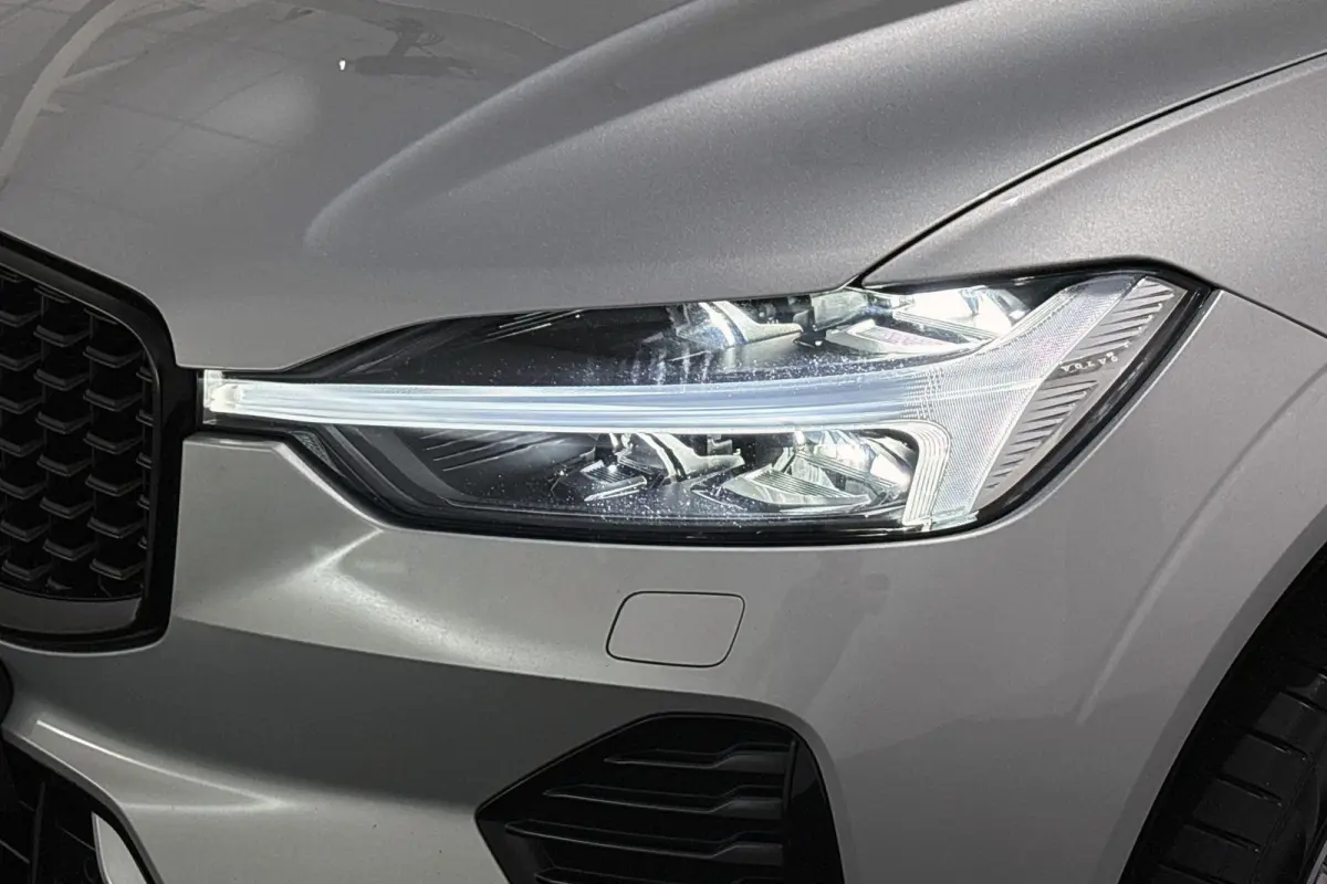 2.0 T6 Plug-in hybrid AWD R-Design Pano Trekhaak Harman Kardon Stoelverwarming 21"