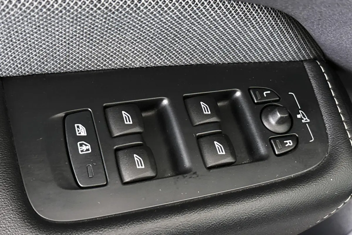 2.0 T6 Plug-in hybrid AWD R-Design Pano Trekhaak Harman Kardon Stoelverwarming 21"