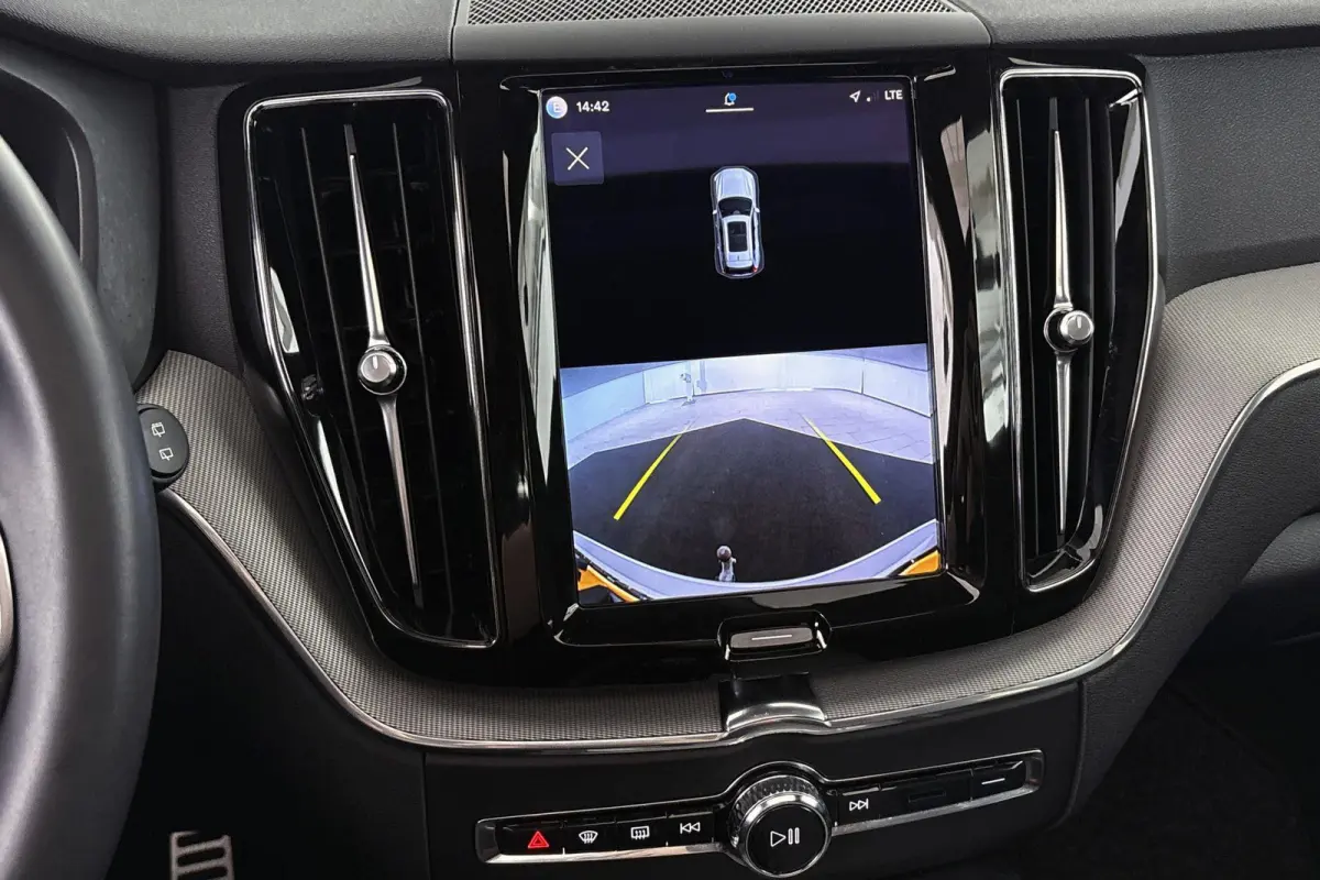 2.0 T6 Plug-in hybrid AWD R-Design Pano Trekhaak Harman Kardon Stoelverwarming 21"