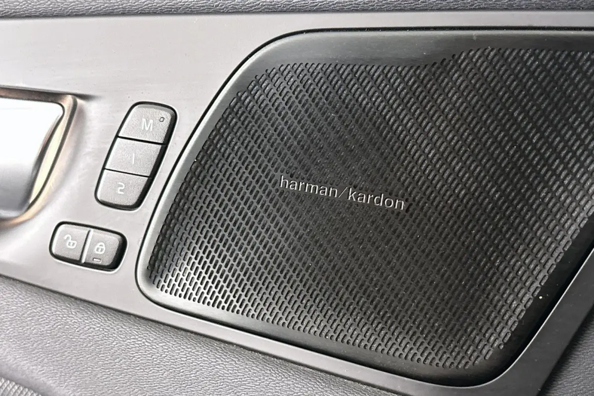2.0 T6 Plug-in hybrid AWD R-Design Pano Trekhaak Harman Kardon Stoelverwarming 21"