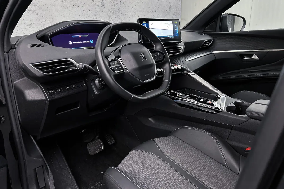 1.6 HYbrid 225 Allure | Camera | Half lederen bekleding | Navigatie