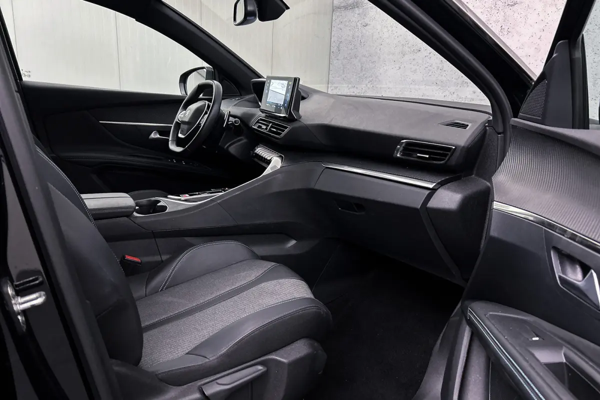 1.6 HYbrid 225 Allure | Camera | Half lederen bekleding | Navigatie