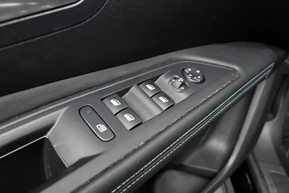 1.6 HYbrid 225 Allure | Camera | Half lederen bekleding | Navigatie