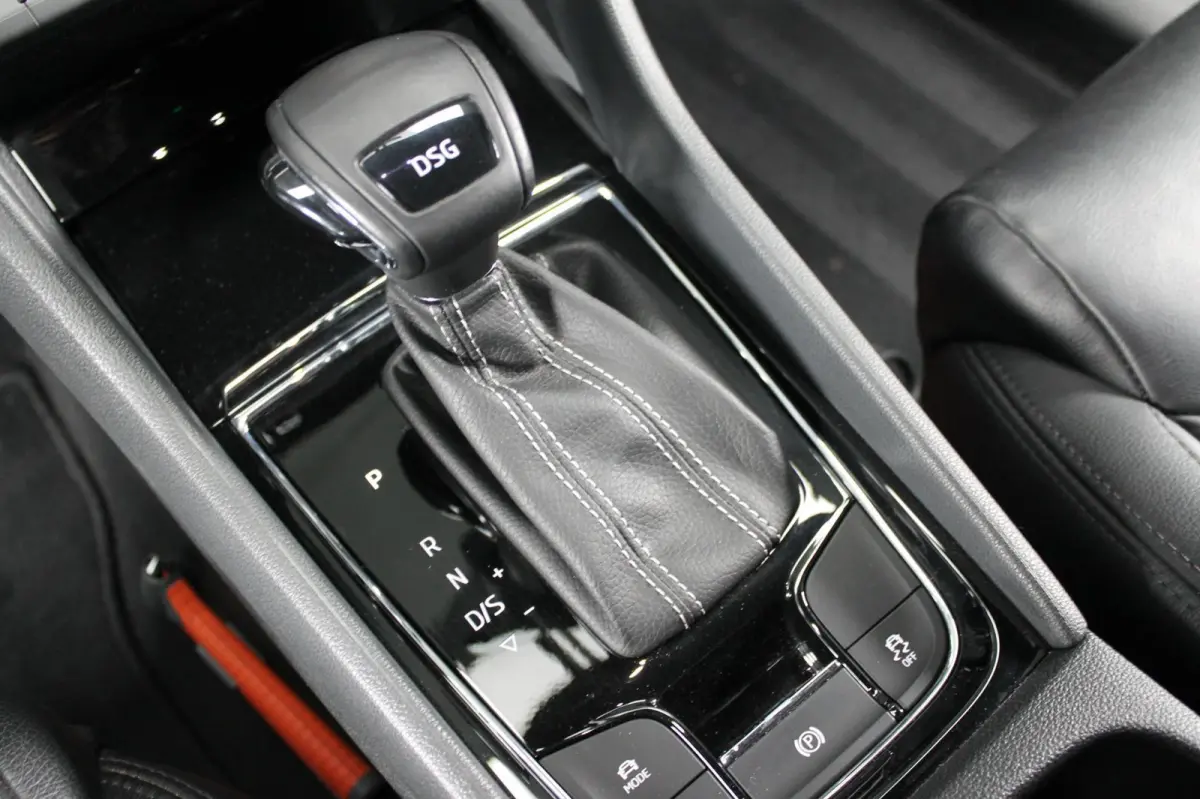 1.5 TSI Sportline Business|Rijklaar prijs|Elek. trekhaak|Leder|Elek. stoel|Camera|