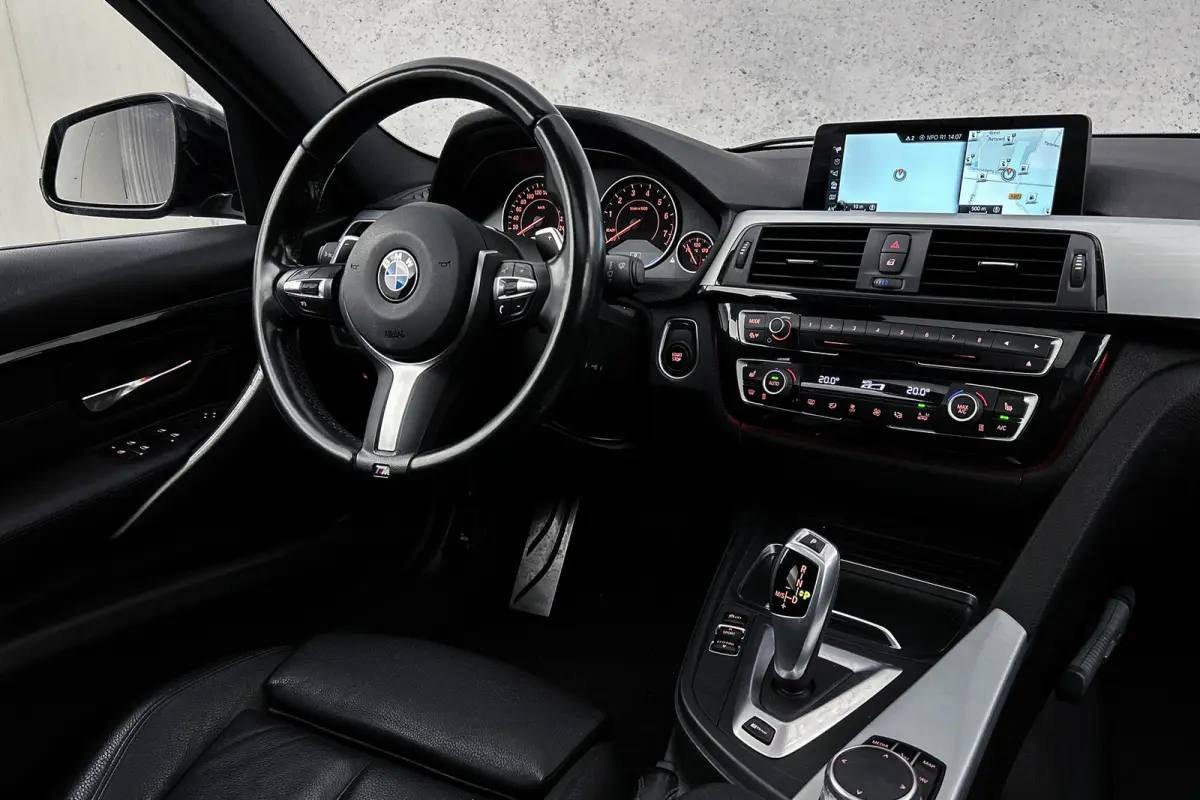 330e Centennial M-sport | Camera | Lederen bekleding | Schuif-/kanteldak