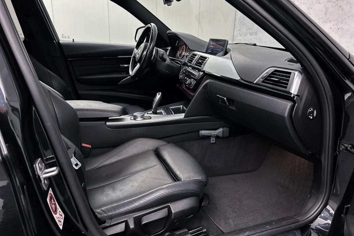 330e Centennial M-sport | Camera | Lederen bekleding | Schuif-/kanteldak