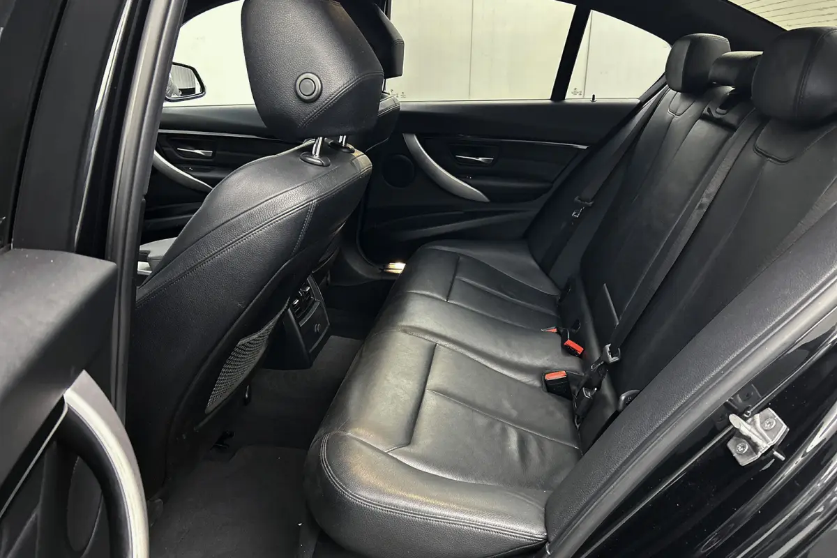 330e Centennial M-sport | Camera | Lederen bekleding | Schuif-/kanteldak