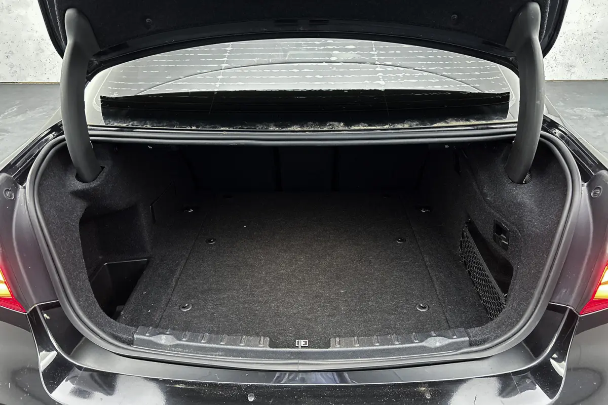 330e Centennial M-sport | Camera | Lederen bekleding | Schuif-/kanteldak