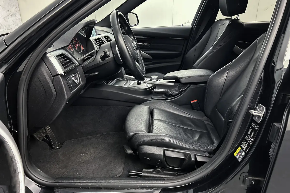 330e Centennial M-sport | Camera | Lederen bekleding | Schuif-/kanteldak