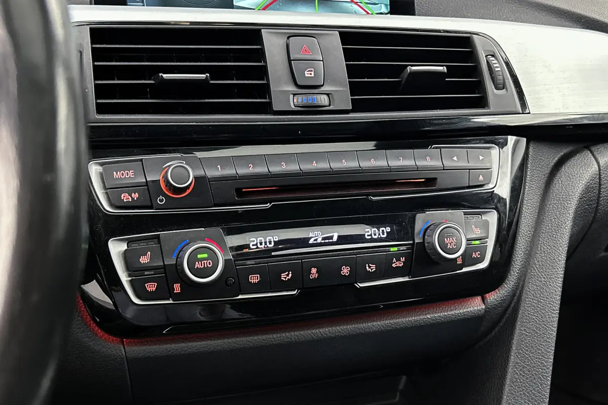 330e Centennial M-sport | Camera | Lederen bekleding | Schuif-/kanteldak
