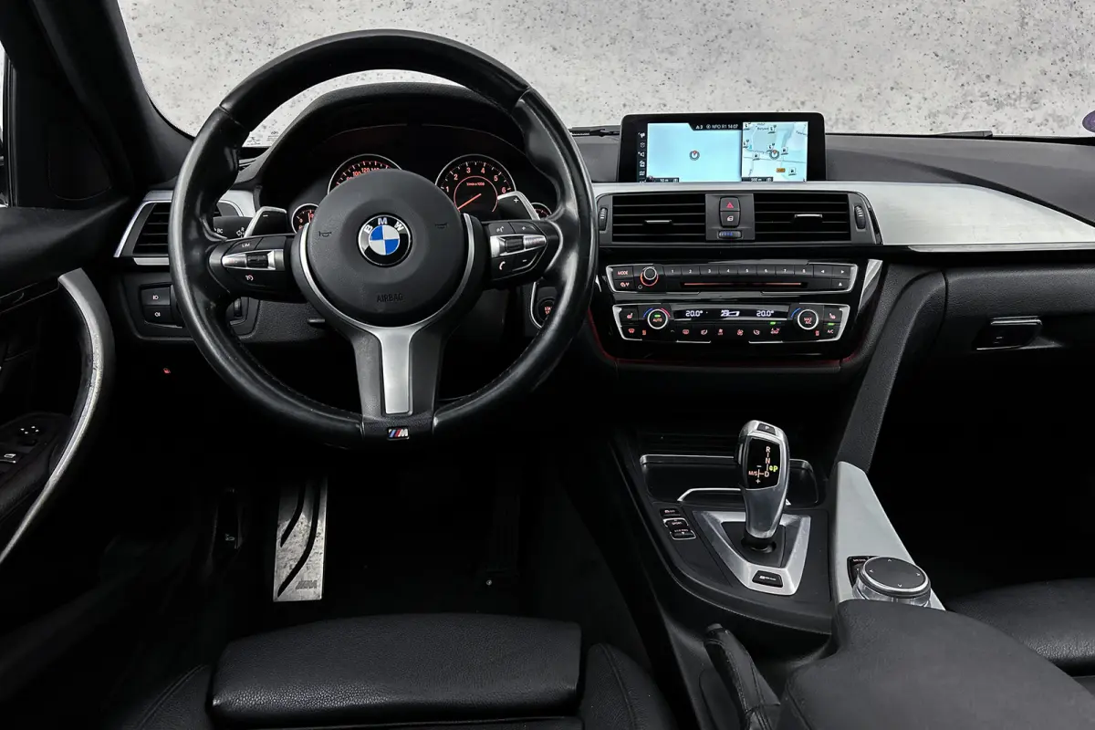 330e Centennial M-sport | Camera | Lederen bekleding | Schuif-/kanteldak
