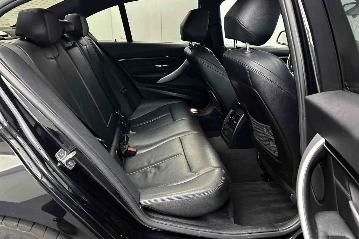 330e Centennial M-sport | Camera | Lederen bekleding | Schuif-/kanteldak