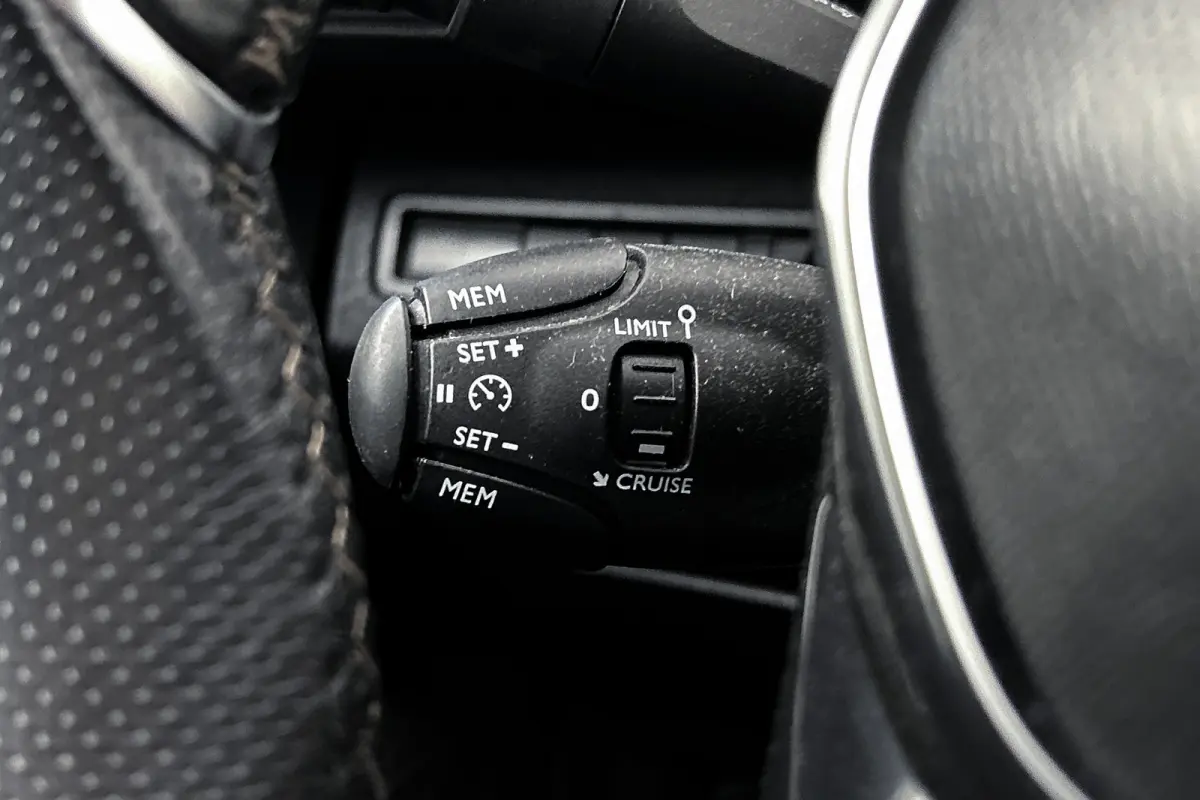 1.2 PureTech GT Line | Half lederen bekleding | Camera | Airco