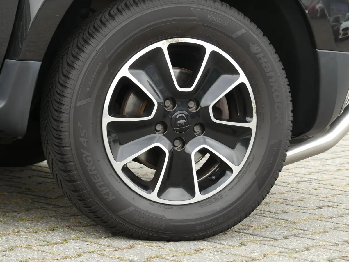 1.5 dCi 4x2 AUTOMAAT Série Limitée BlackShadow
