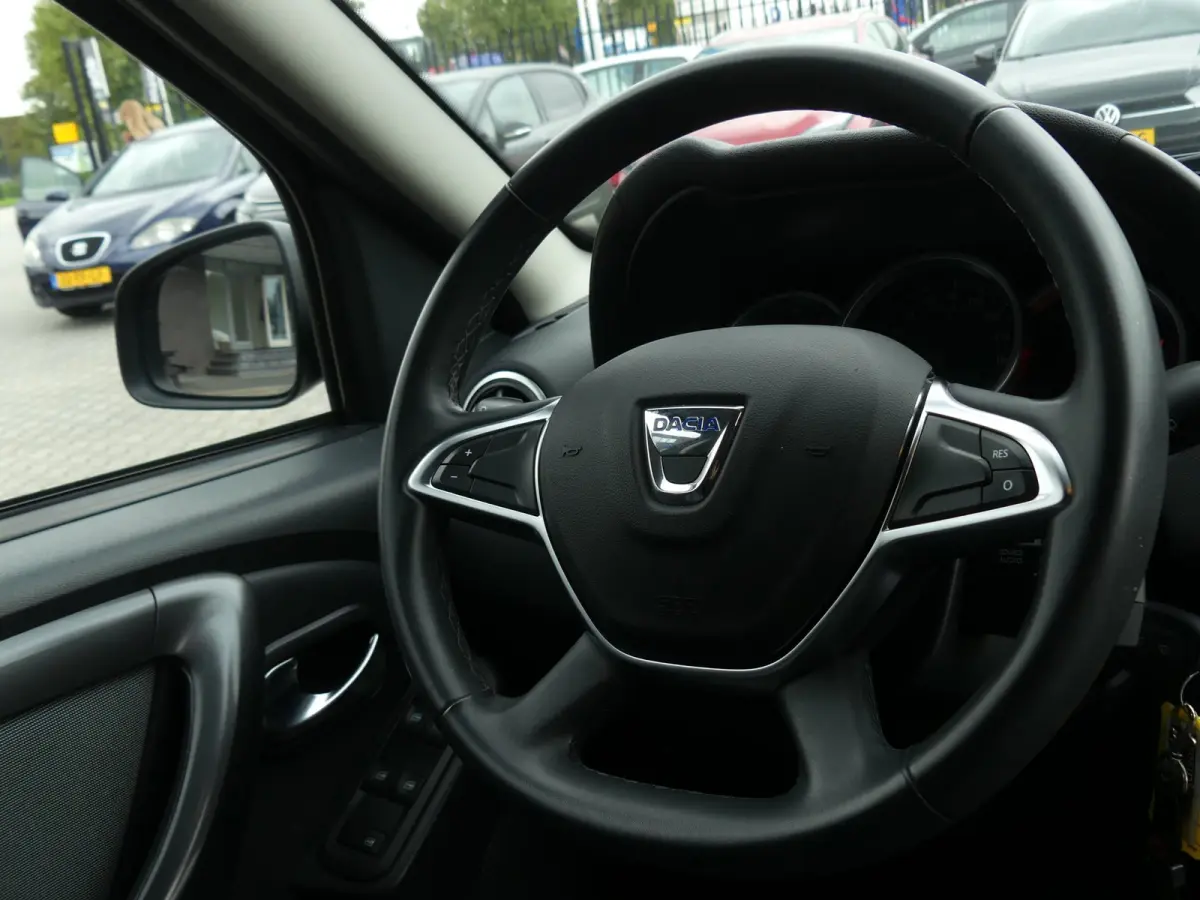 1.5 dCi 4x2 AUTOMAAT Série Limitée BlackShadow