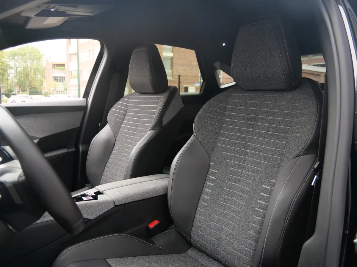 1.2 Hybrid 145 Pk Allure Automaat Apple Carplay / DAB / Camera