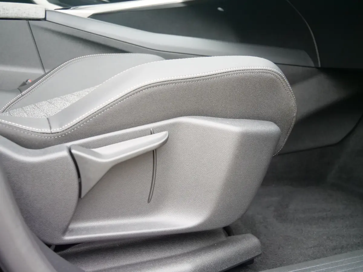 1.2 Hybrid 145 Pk Allure Automaat Apple Carplay / DAB / Camera