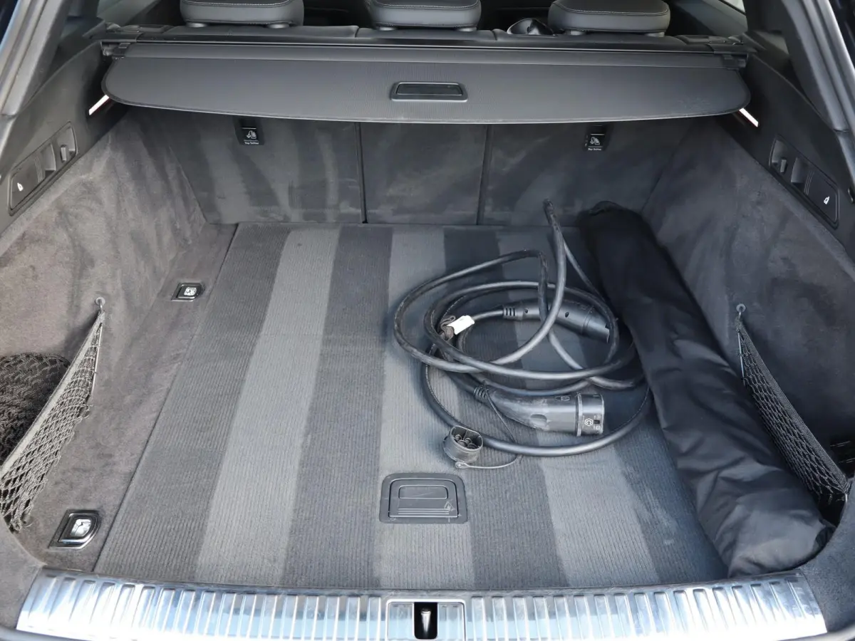 50 313pk quattro S edition 71 kWh | SoH 97% | Panormadak | Adaptive Cruise | Voorstoelen Verwarmd | 360 Camera | Elektrische Voorstoelen | 20'' LM Velgen