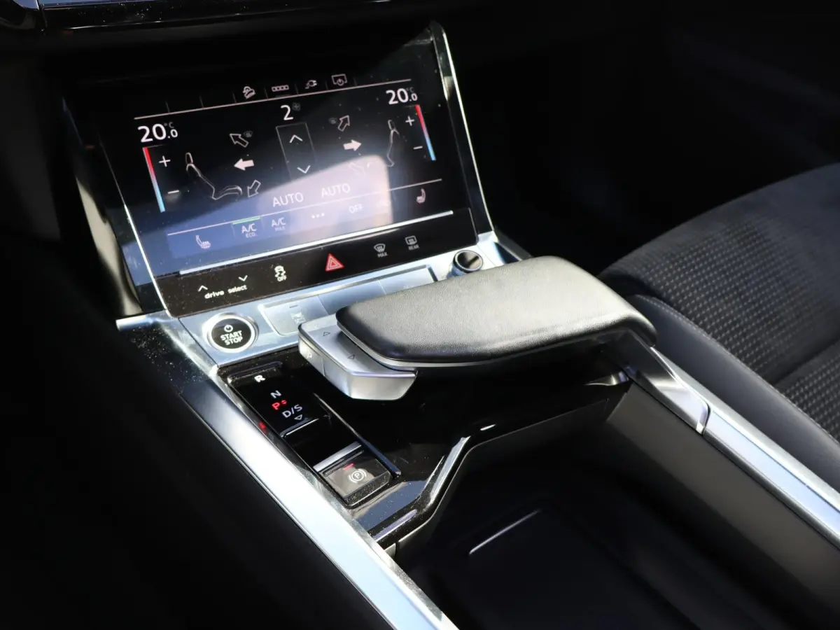 50 313pk quattro S edition 71 kWh | SoH 97% | Panormadak | Adaptive Cruise | Voorstoelen Verwarmd | 360 Camera | Elektrische Voorstoelen | 20'' LM Velgen