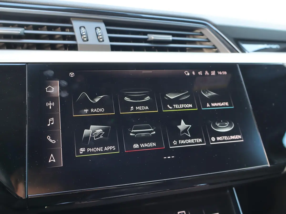 50 313pk quattro S edition 71 kWh | SoH 97% | Panormadak | Adaptive Cruise | Voorstoelen Verwarmd | 360 Camera | Elektrische Voorstoelen | 20'' LM Velgen