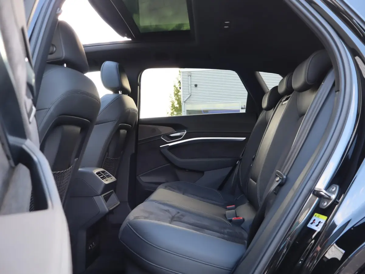 50 313pk quattro S edition 71 kWh | SoH 97% | Panormadak | Adaptive Cruise | Voorstoelen Verwarmd | 360 Camera | Elektrische Voorstoelen | 20'' LM Velgen