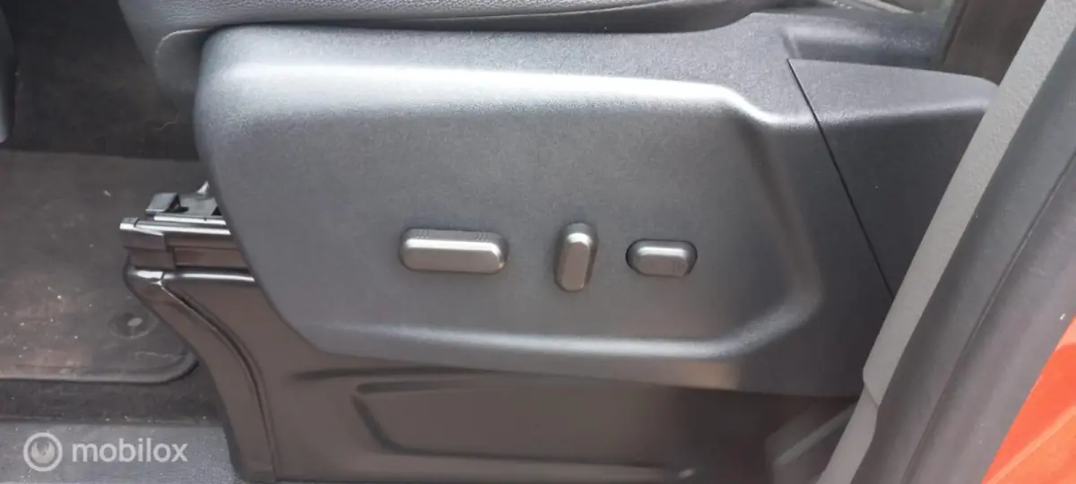320 2.0 TDCI L1H1 Limited DC