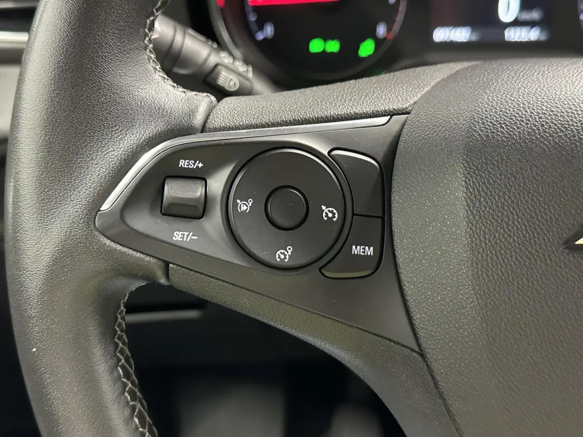 1.2 Turbo Business Executive CAMERA TREKHAAK CARPLAY LM NAVI ECC CRUISE.