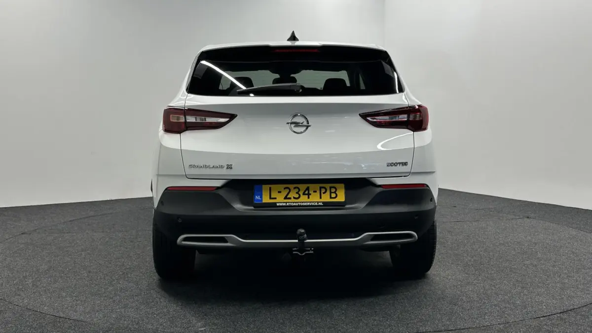 1.2 Turbo Business Executive CAMERA TREKHAAK CARPLAY LM NAVI ECC CRUISE.