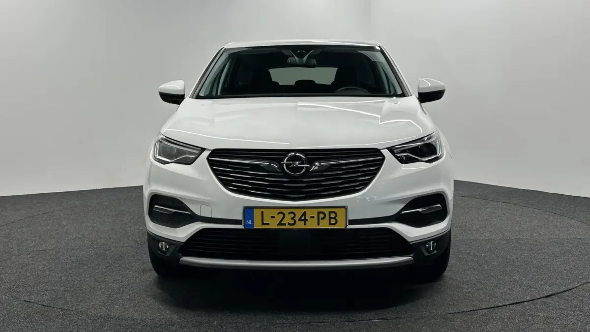 1.2 Turbo Business Executive CAMERA TREKHAAK CARPLAY LM NAVI ECC CRUISE.